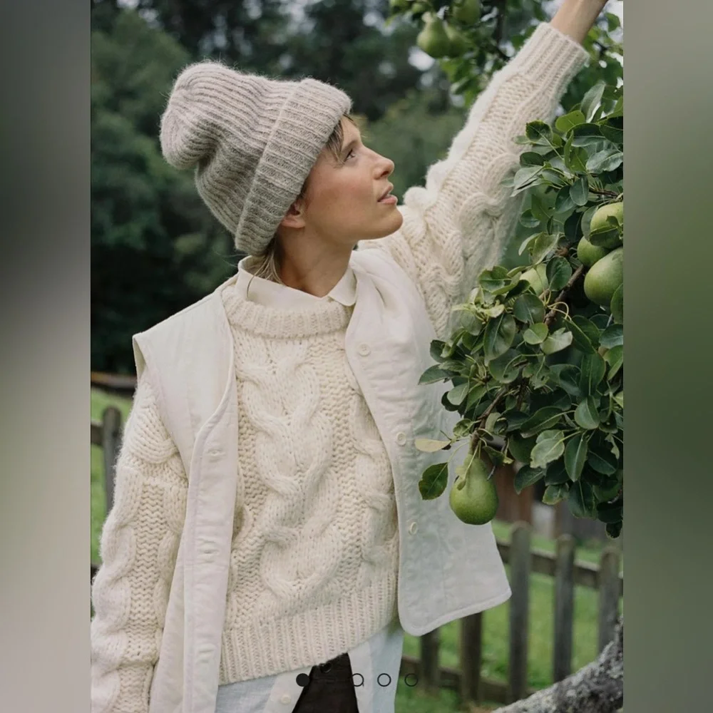 OZMA Quilted Vest Regen Silk Noil in Natural - Picture 2 of 8